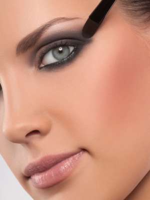6 простых советов по нанесению макияжа от профессионального визажиста Пэт МакГрат