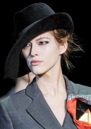 Тепло и стильно - тенденции женских шляп для осенне-зимнего сезона 2012/2013