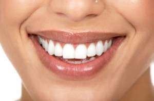 Как сделать зубы белыми?