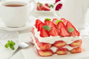10 десертов с клубникой без выпекания!