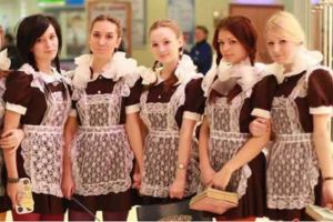 Школьная форма для девочек с фартуком