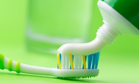 Полезные свойства зубной пасты