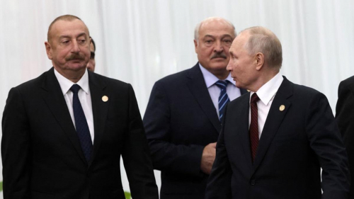 "Разрешили выплеснуть эмоции". Как Россия и Азербайджан воюют через пропагандистов и к чему это может привести