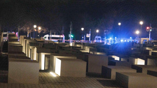 В Берлине у мемориала жертвам Холокоста совершено нападение на человека