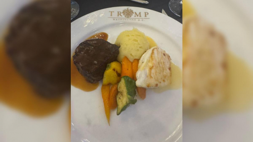 "Хуже еды в самолетах": гости раскритиковали ужин на мероприятии Трампа за 1,7 млн долларов