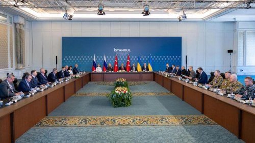 Переговоры России и Украины начались в Стамбуле с опозданием на 2 часа