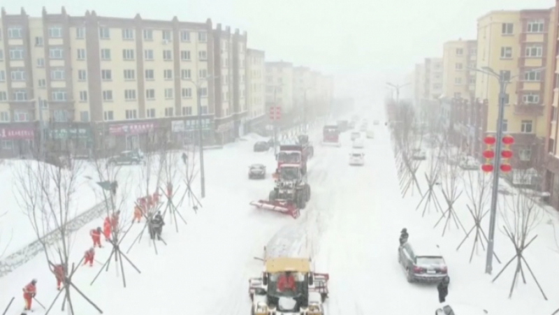 Сильный снегопад сковал северо-восток Китая
