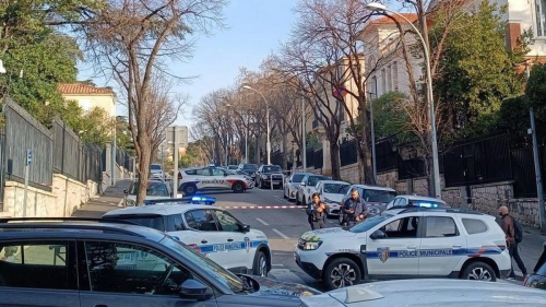 Взрыв прогремел на территории консульства России в Марселе (видео)