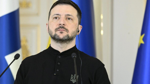 Зеленский заявил, что сегодня поговорит с Трампом по телефону
